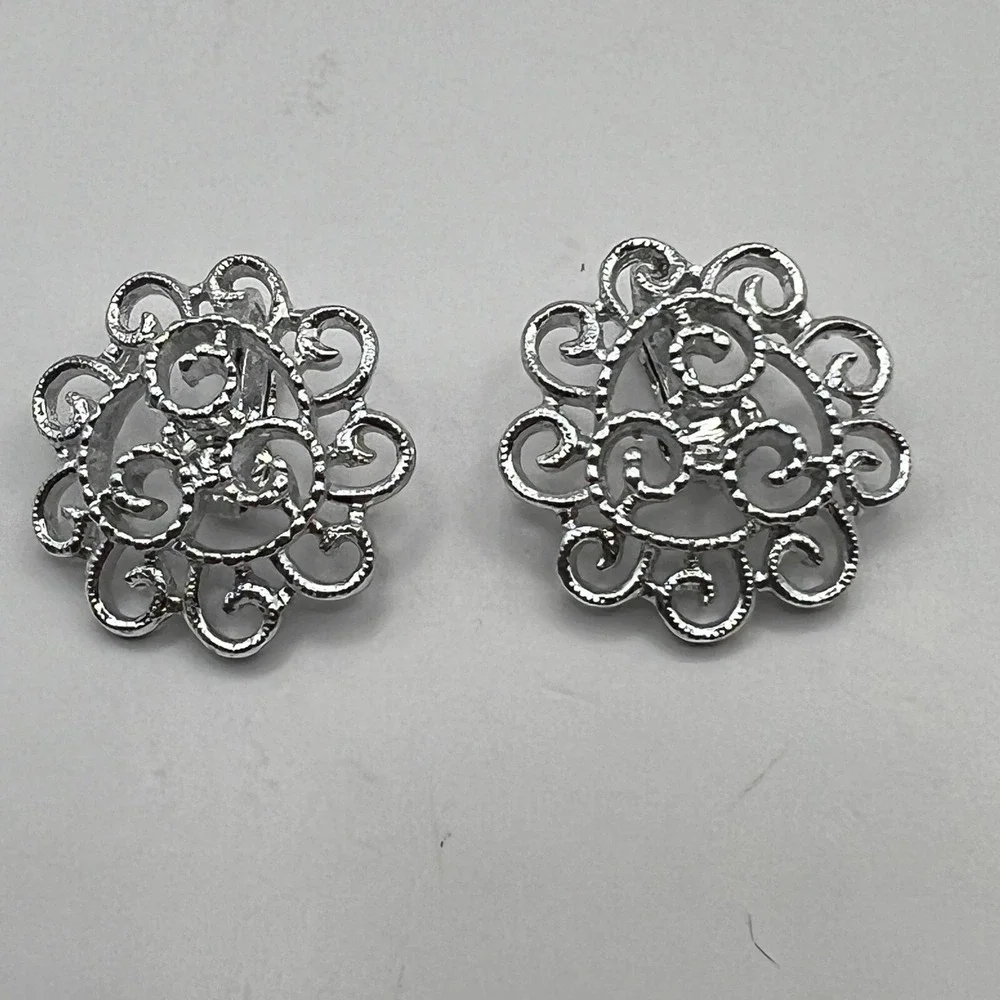 Vintage Sarah Coventry Clip On‎ Earrings Brushed Open Metal Work Silver Tone